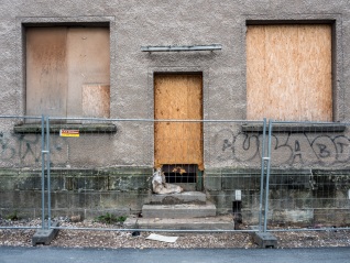 Verschlossene Türen und Fenster