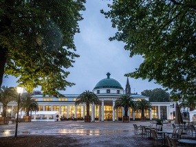 Hyllige Born und Wandelhalle